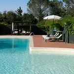 Apartment Among Tuscan Vineyard Hills בית נופש